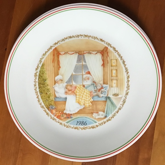 Corelle Vintage Christmas Plate Limited Edition 1986 - Picture 1 of 7